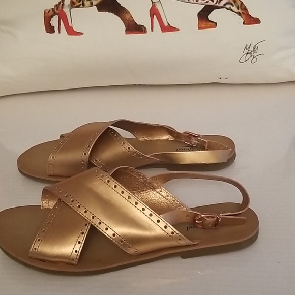 Bold Copper Sandal. - Picture 3 of 3